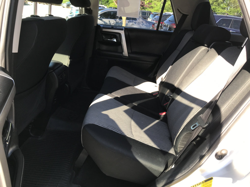 Used 2018 Toyota 4Runner SR5 AWD/4WD image 23