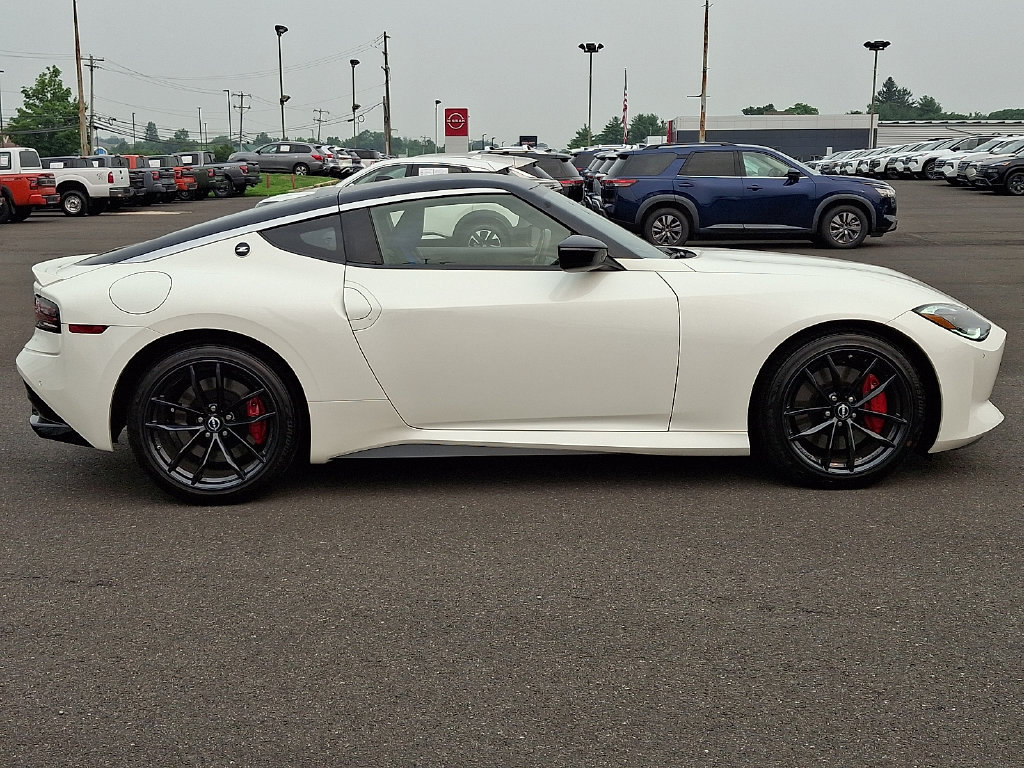 Certified 2025 Nissan Z Performance w/ Floor Mat Package RWD image 8