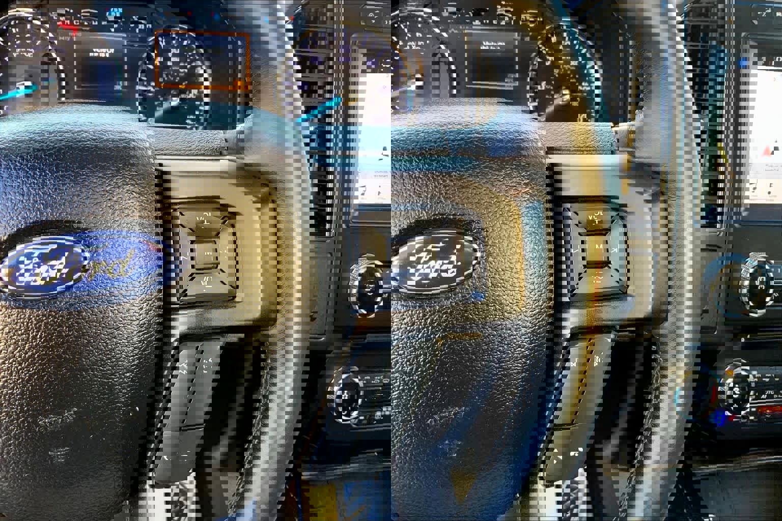 Used 2018 Ford Expedition Limited w/ Equipment Group 302A image 24