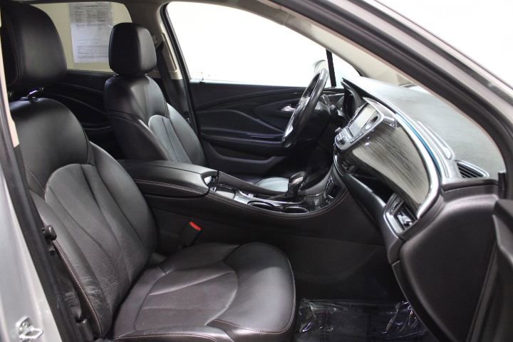 Used 2018 Buick Envision Essence image 24