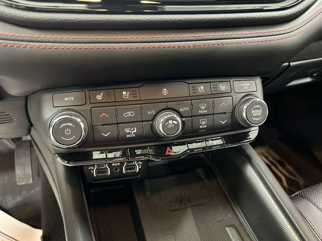 Used 2023 Dodge Durango R/T AWD/4WD image 17