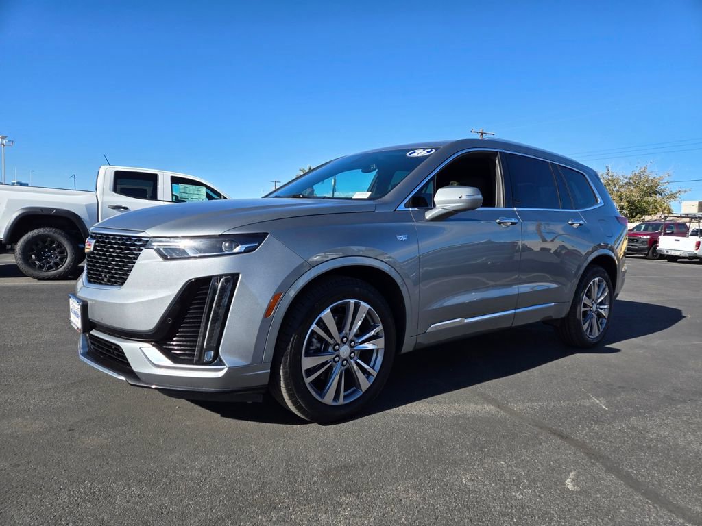 Used 2025 Cadillac XT6 Premium Luxury image 2