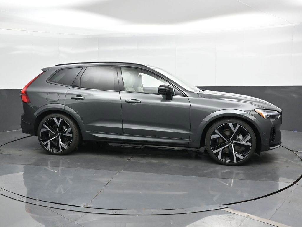 New 2026 Volvo XC60 T8 Ultra image 3
