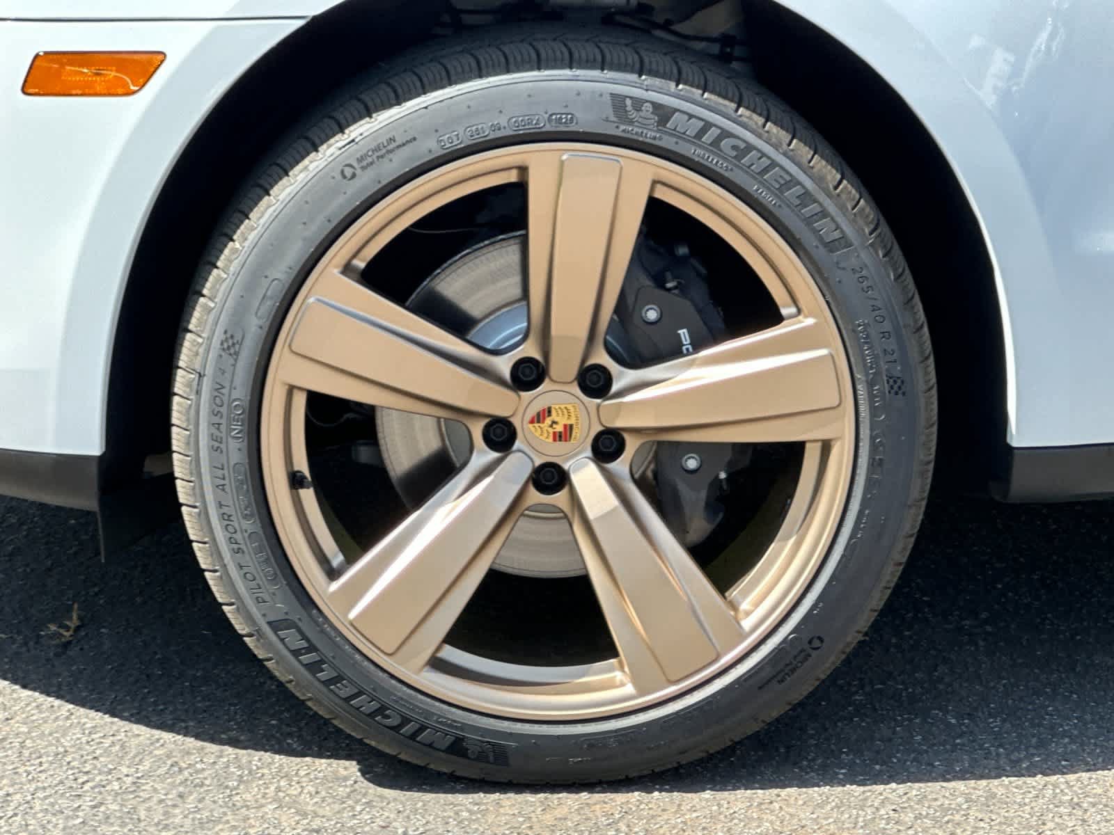 New 2026 Porsche Macan Turbo AWD/4WD image 31