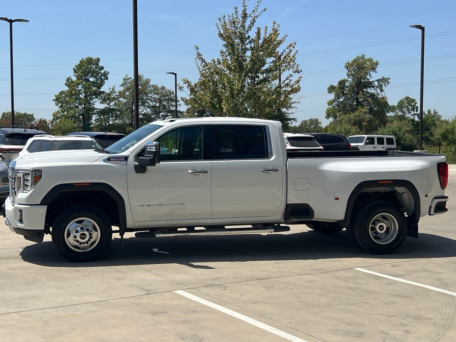 Used 2022 GMC Sierra 3500 Denali w/ Denali Ultimate Package AWD/4WD image 6