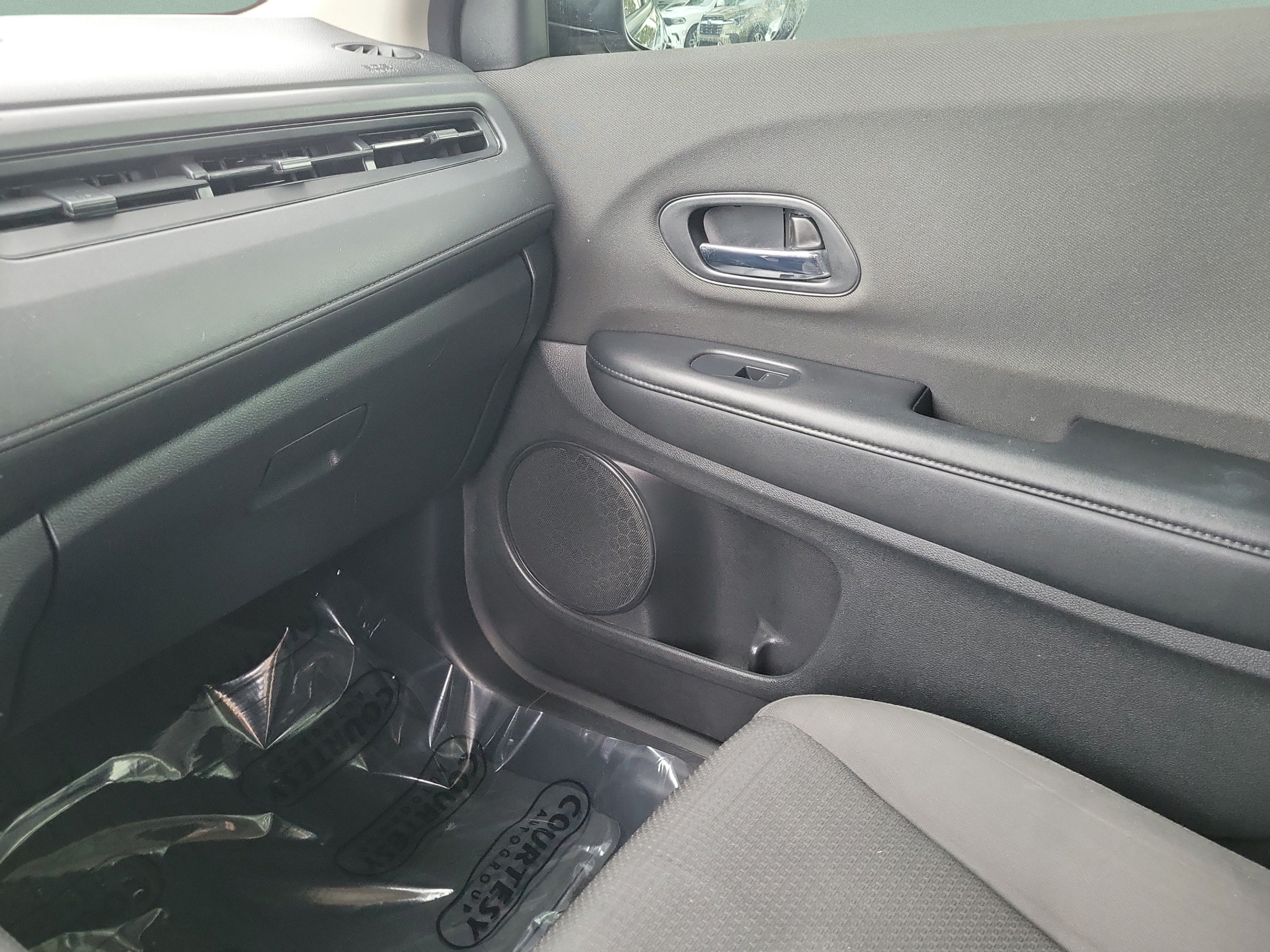 Used 2019 Honda HR-V LX image 15