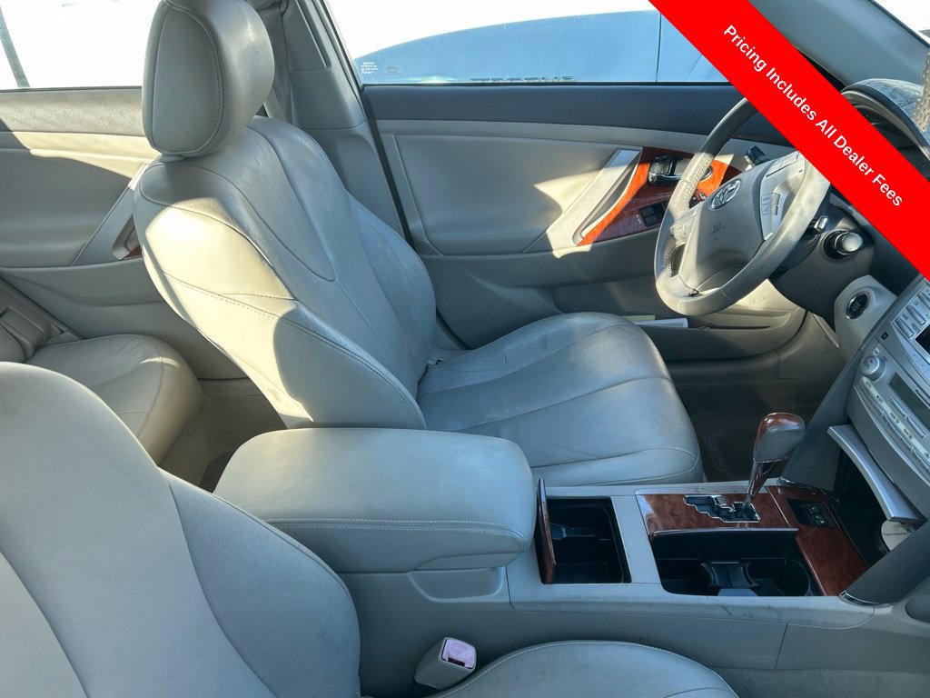 Used 2011 Toyota Camry XLE w/ XLE Extra-Value Pkg #1 FWD image 4