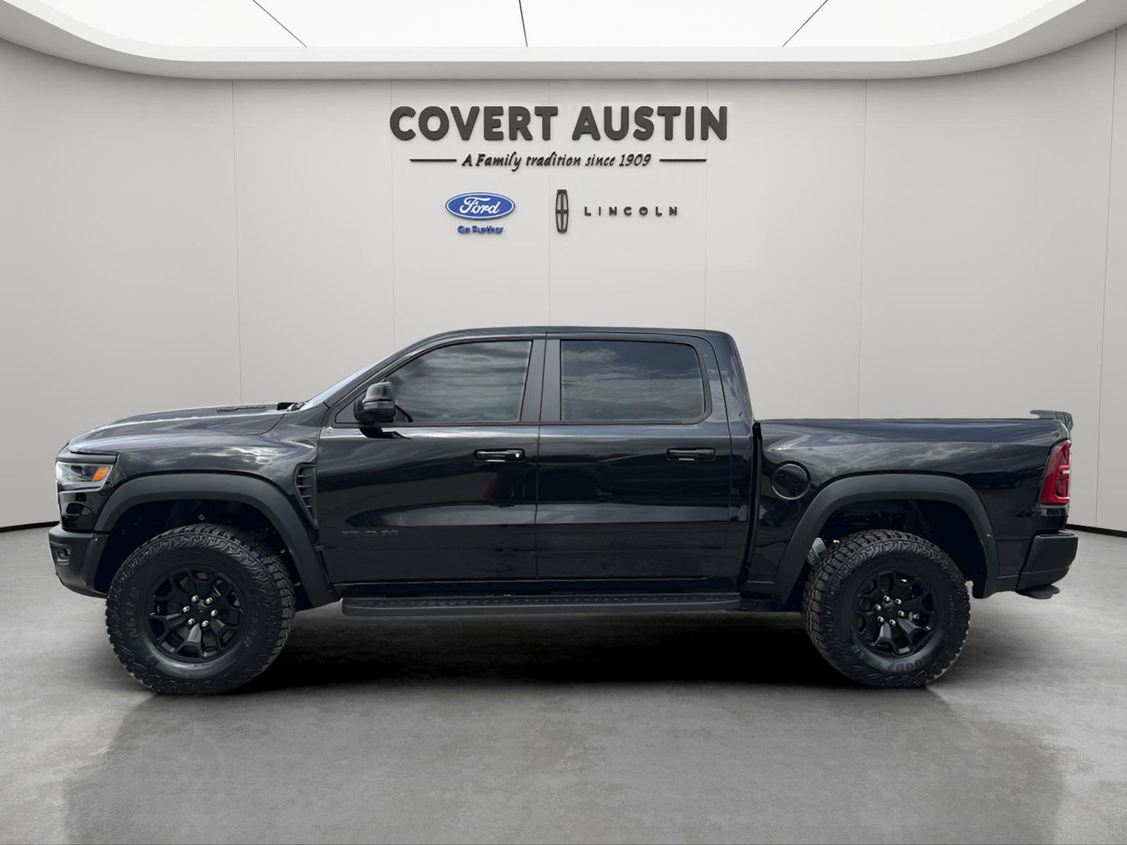 Used 2026 RAM 1500 RHO w/ Bed Utility Group image 2