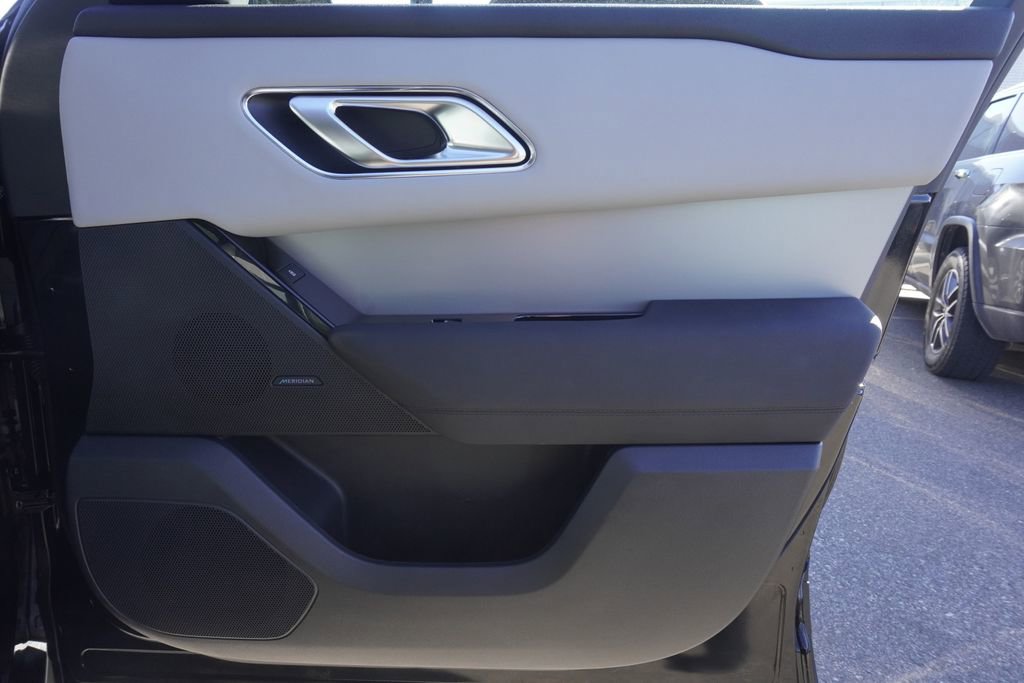 Used 2025 Land Rover Range Rover Velar S image 21