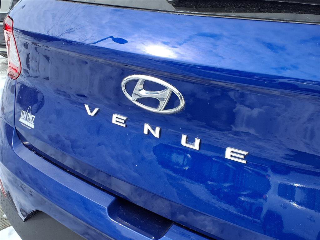 Used 2022 Hyundai Venue SE image 25