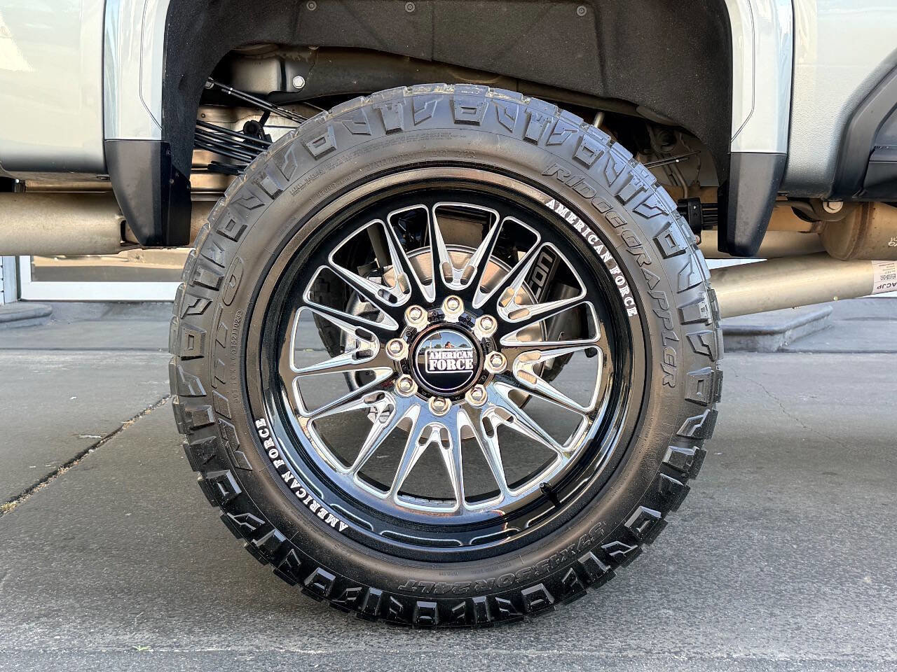 Used 2024 GMC Sierra 3500 Denali Ultimate AWD/4WD image 13