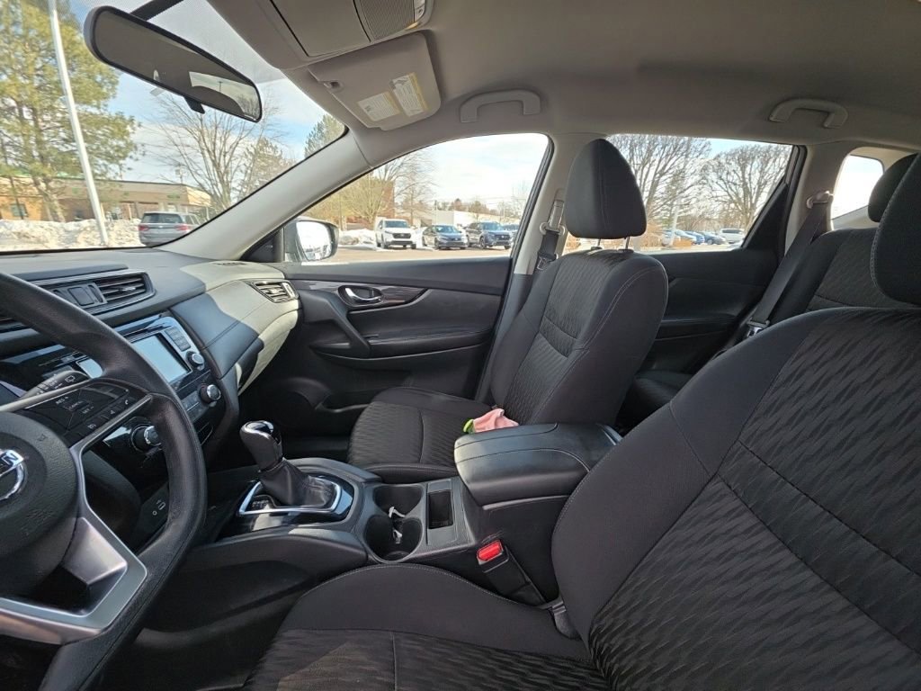 Used 2018 Nissan Rogue S image 19