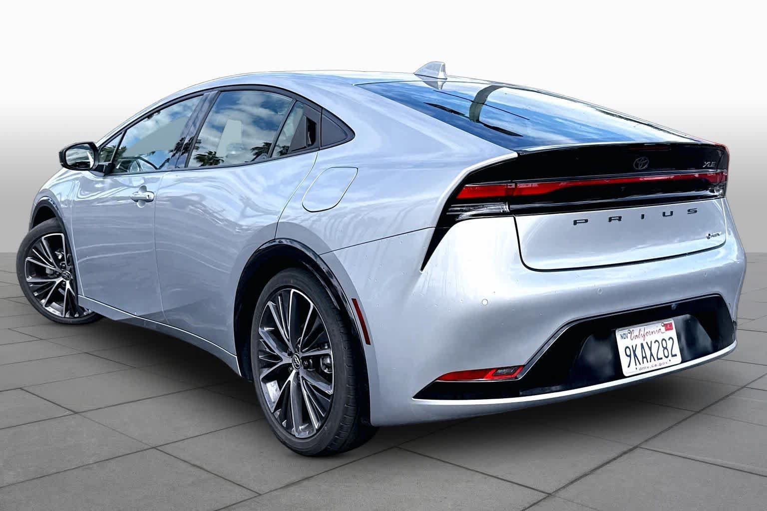 Certified 2024 Toyota Prius XLE FWD image 11