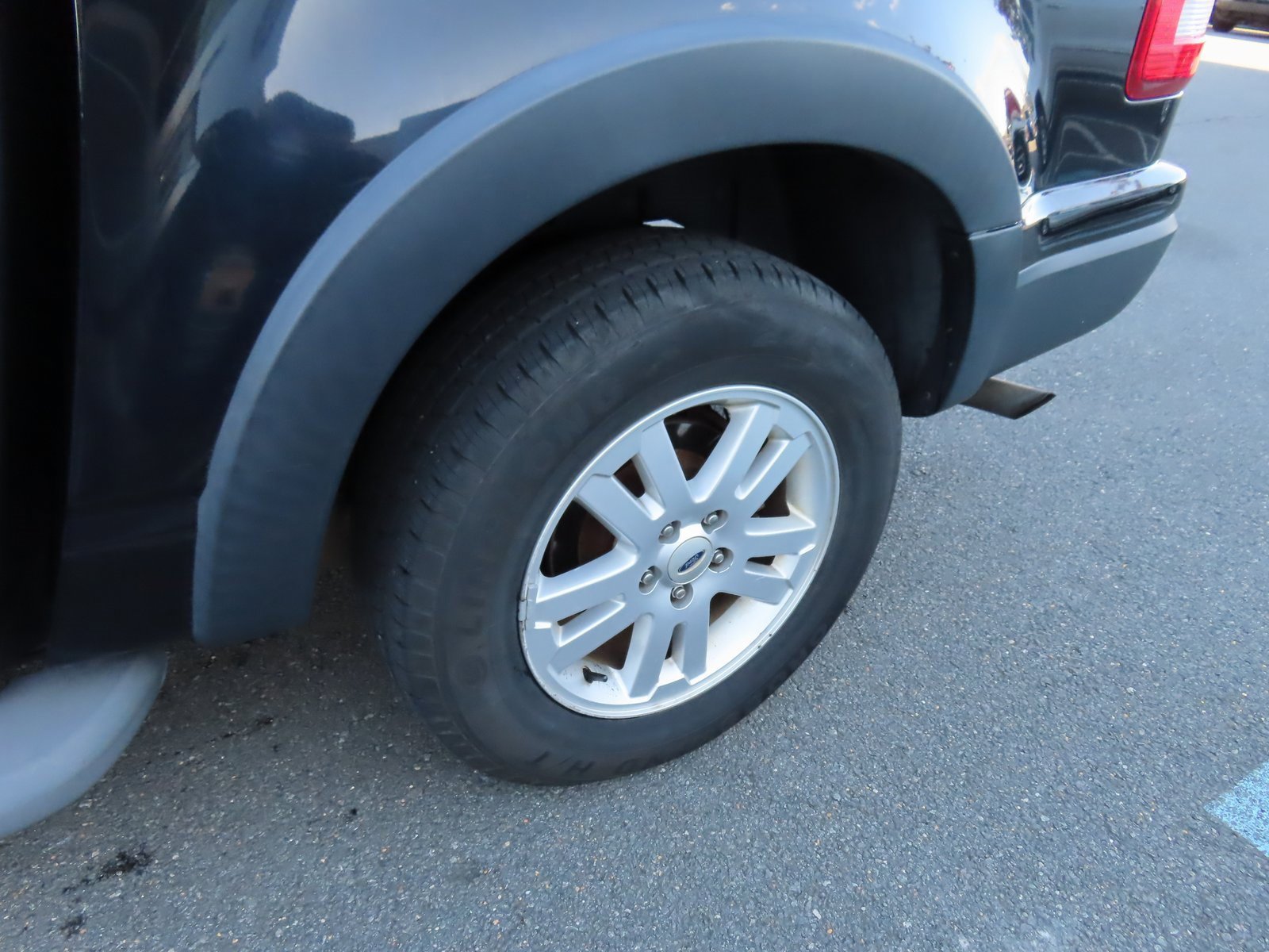 Used 2008 Ford Explorer Sport Trac XLT image 12