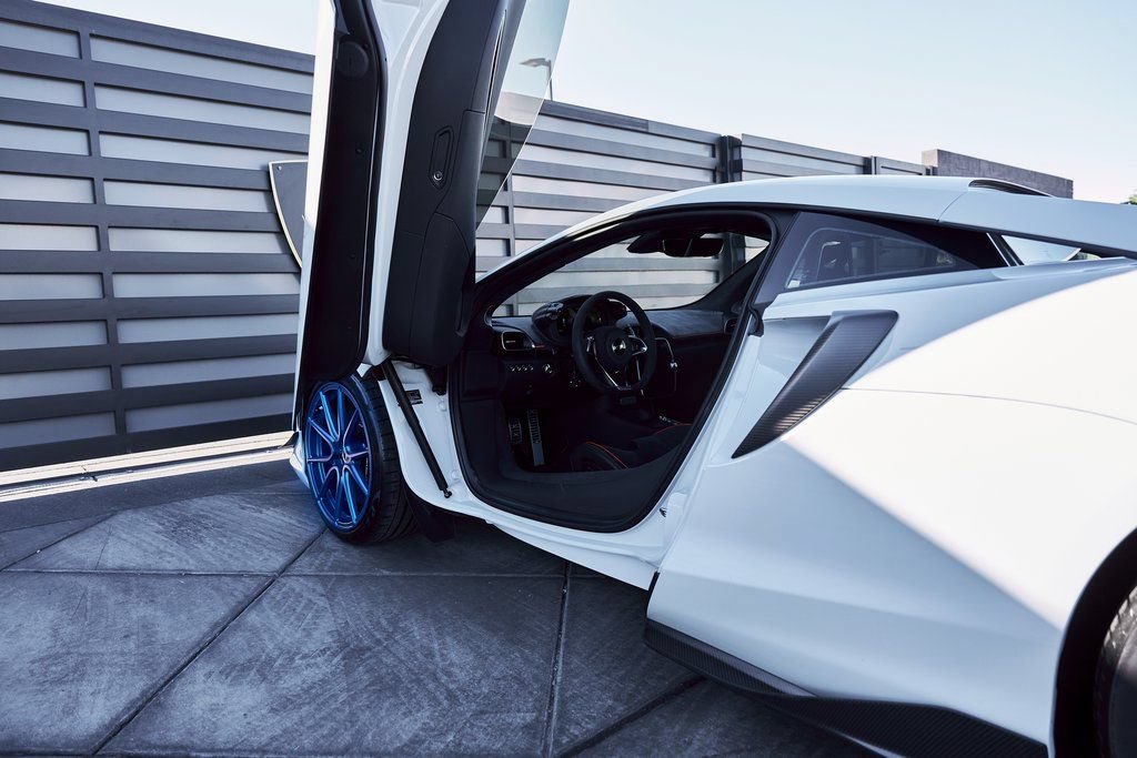 Used 2023 McLaren Artura RWD image 36
