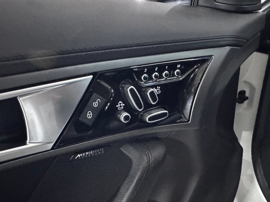 Used 2017 Jaguar F-TYPE Coupe RWD image 38
