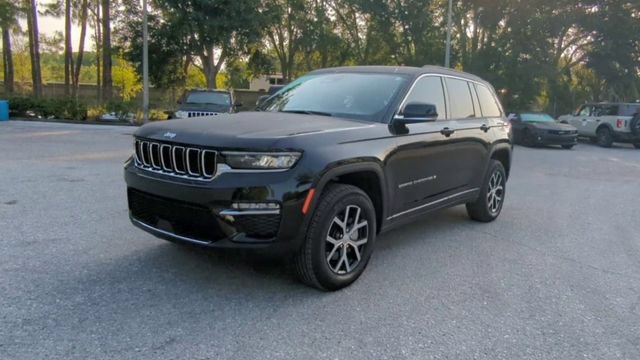 Used 2025 Jeep Grand Cherokee Limited AWD/4WD image 12