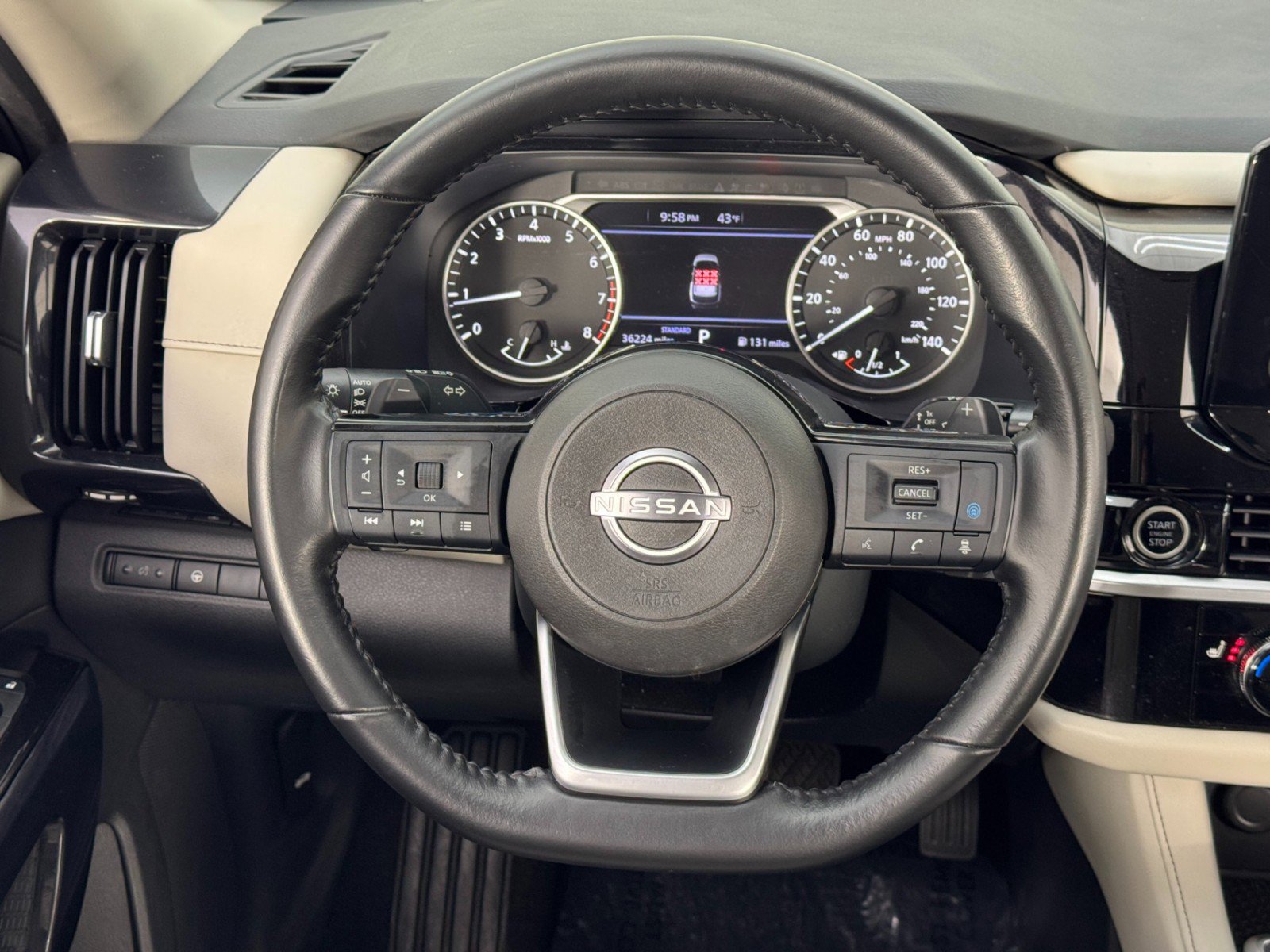 Used 2022 Nissan Pathfinder SV image 17