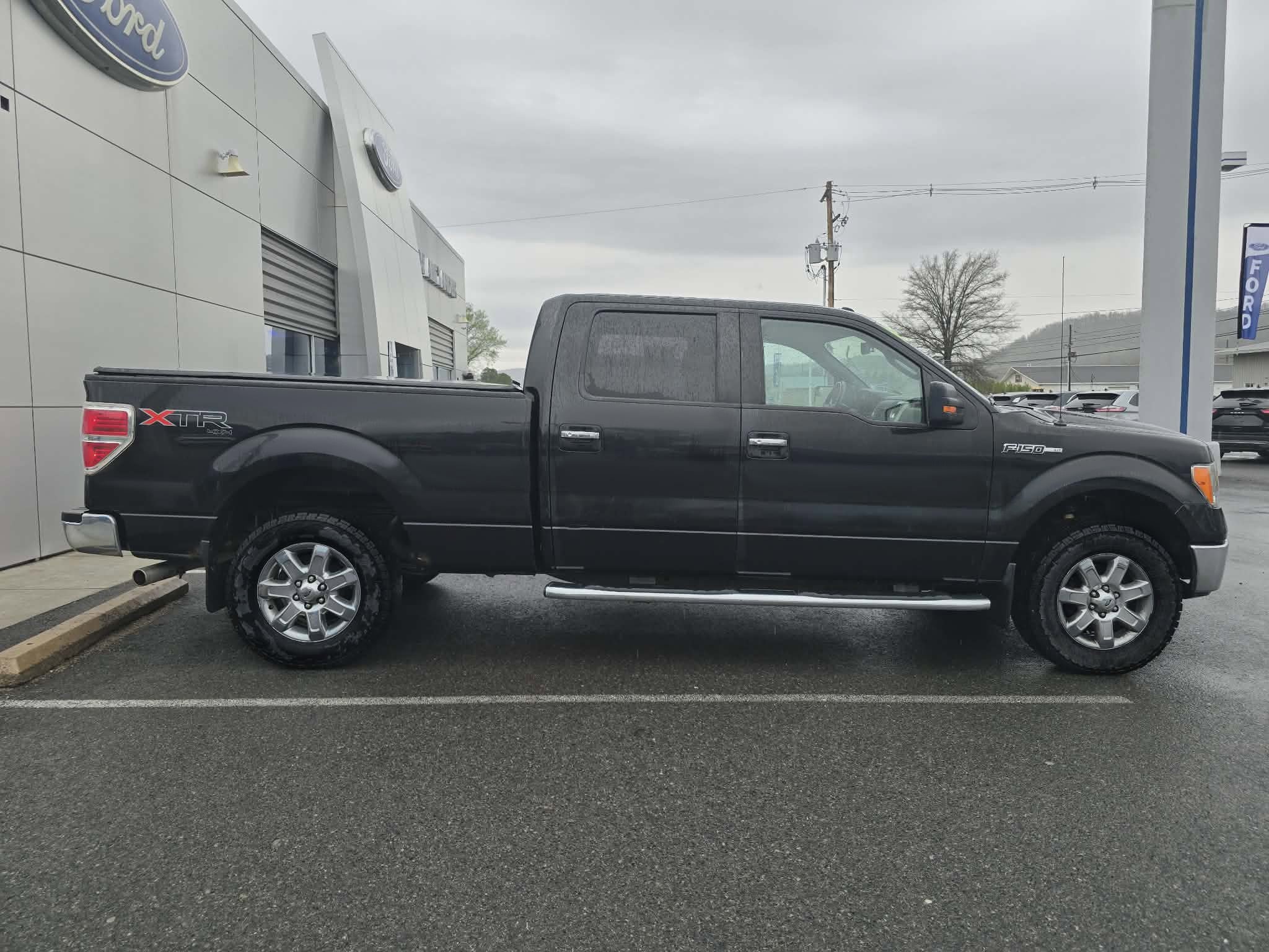 Used 2014 Ford F150 XLT w/ Equipment Group 302A Luxury AWD/4WD image 2