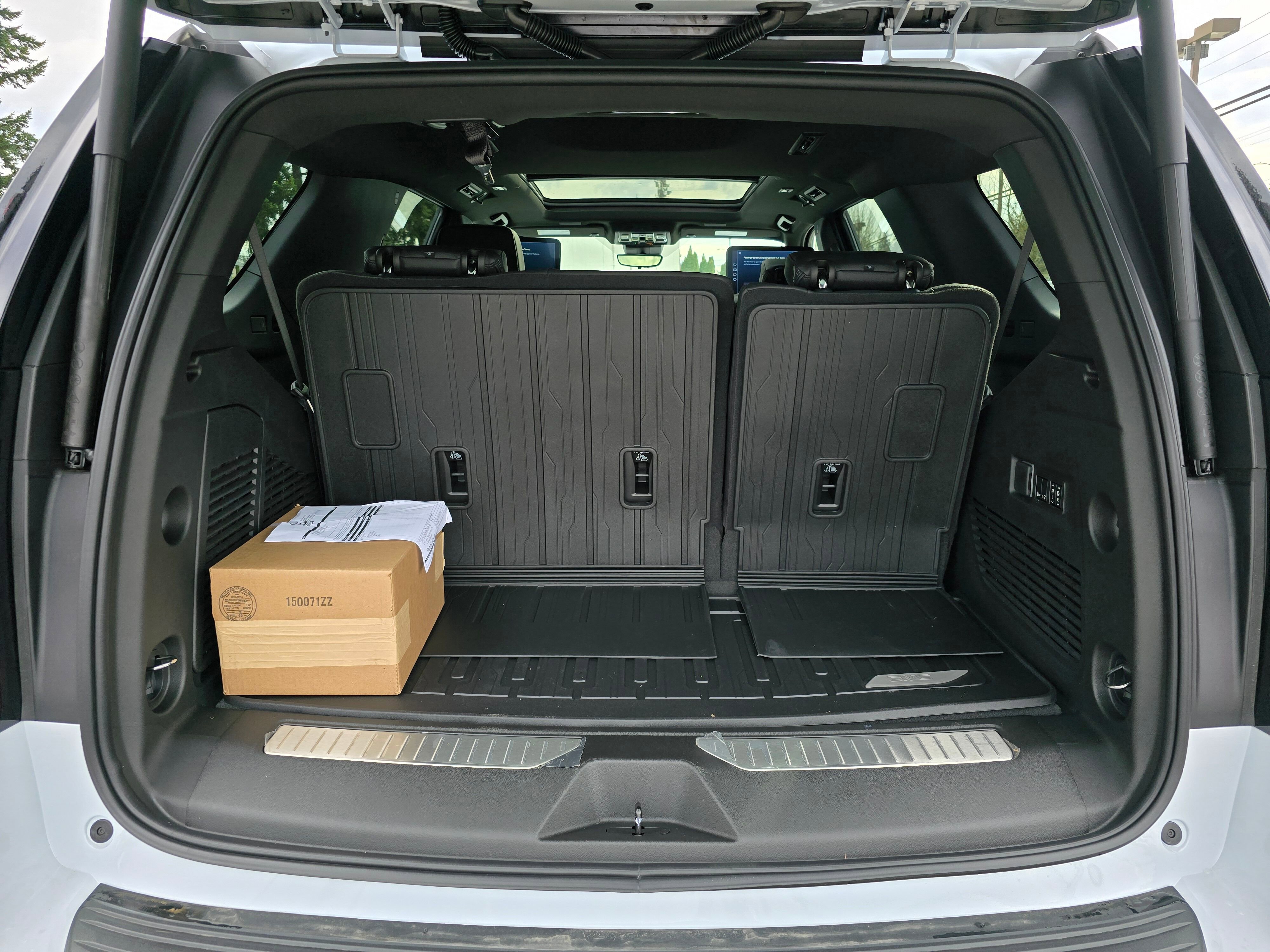 New 2026 GMC Yukon Denali w/ Denali Reserve Package image 12