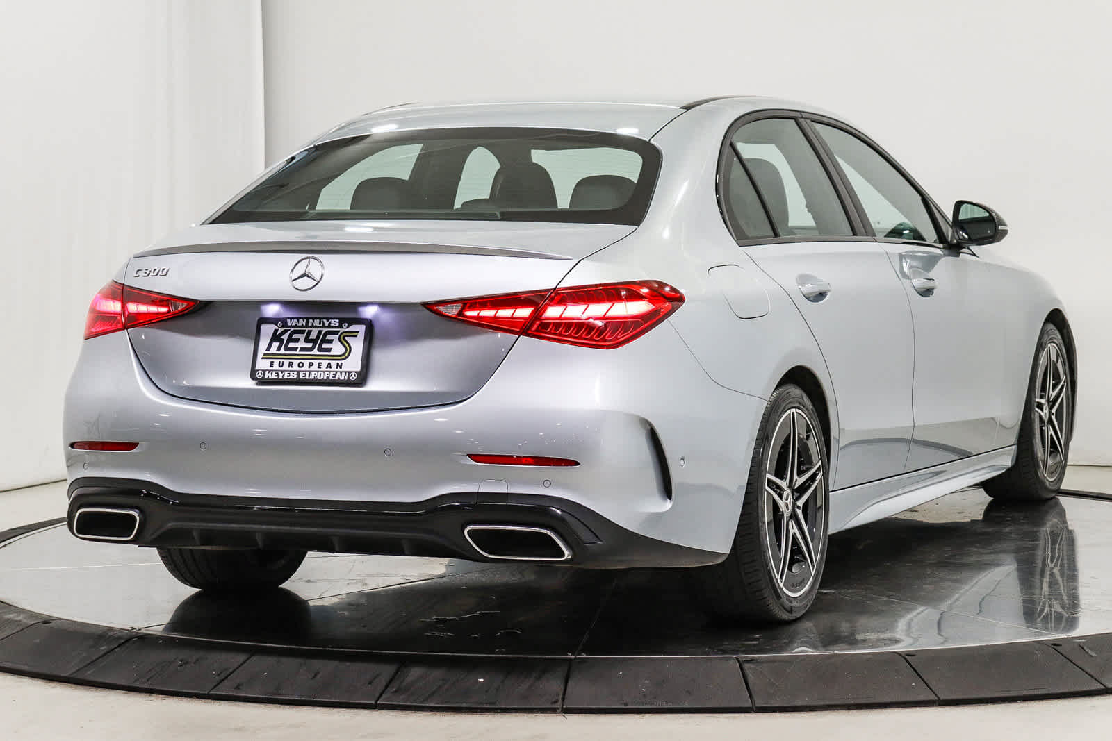 Used 2023 Mercedes-Benz C 300 Sedan image 6