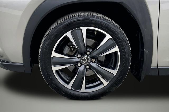 Used 2021 Lexus UX 200 w/ Accessory Package (Z2) image 8
