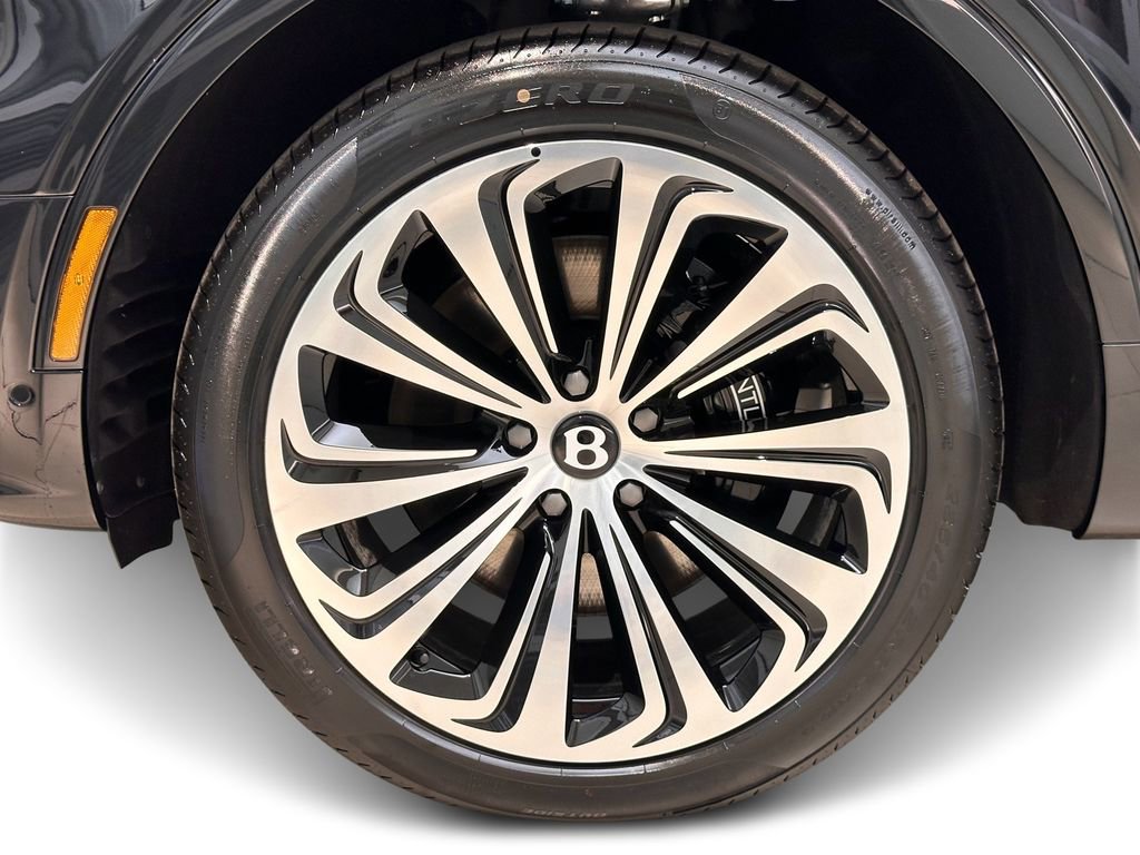 Used 2024 Bentley Bentayga image 15