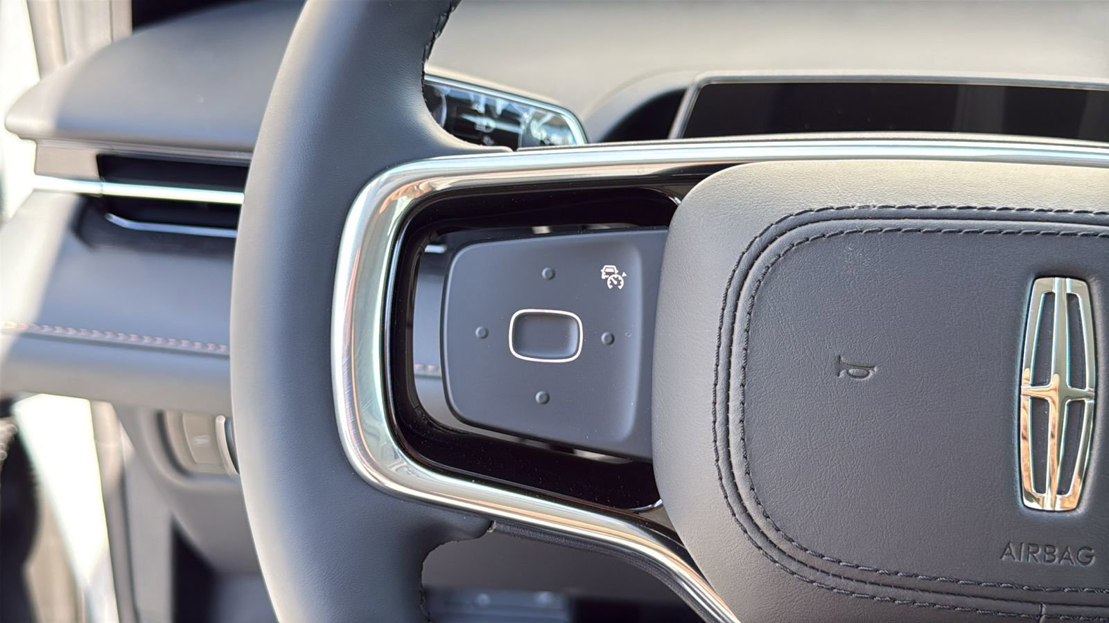 New 2026 Lincoln Nautilus Reserve w/ Jet Appearance Package image 37