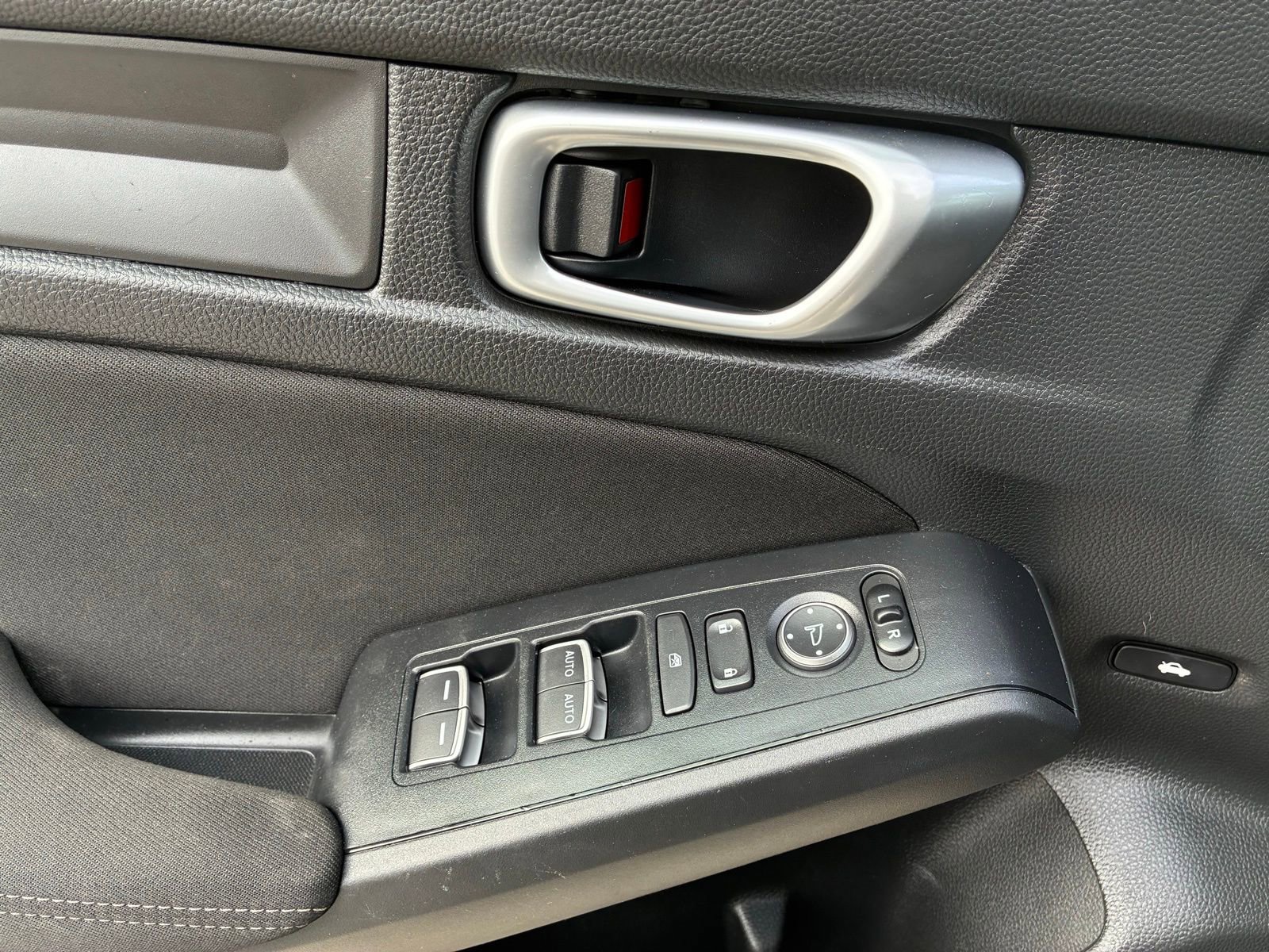 Used 2024 Honda Civic LX image 5