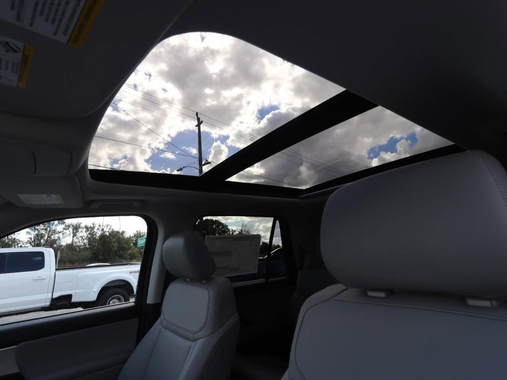 New 2026 Ford Expedition Active image 6