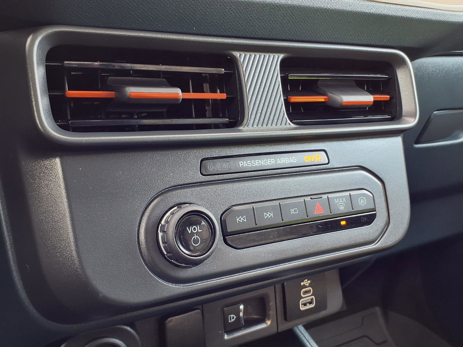 Certified 2025 Ford Maverick Lariat image 13