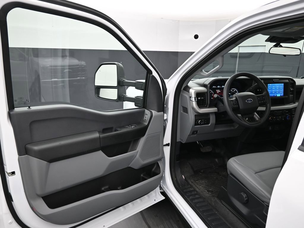 New 2026 Ford F350 XL w/ XL Chrome Package RWD image 8