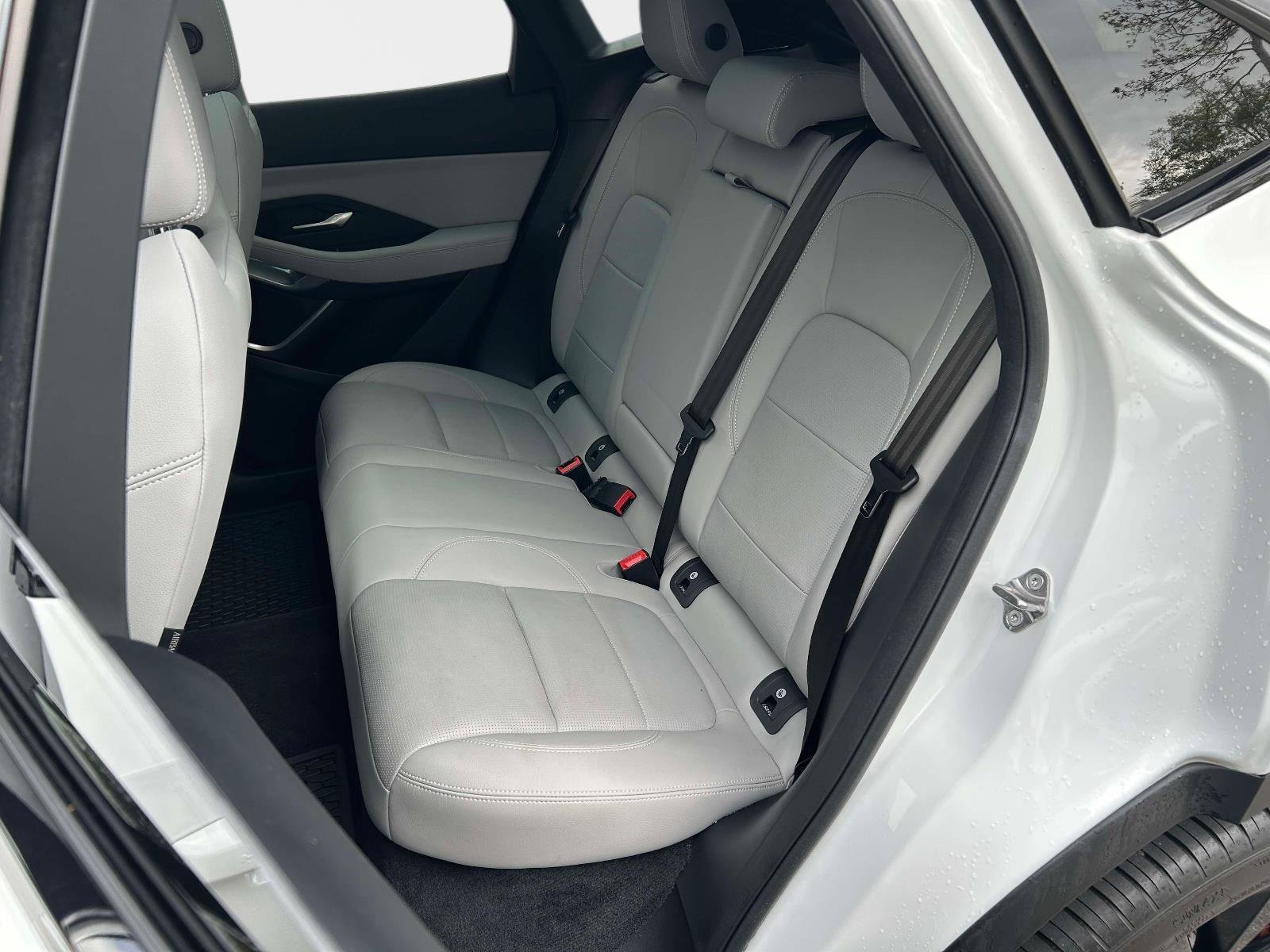 Used 2024 Jaguar E-PACE R-Dynamic SE image 16