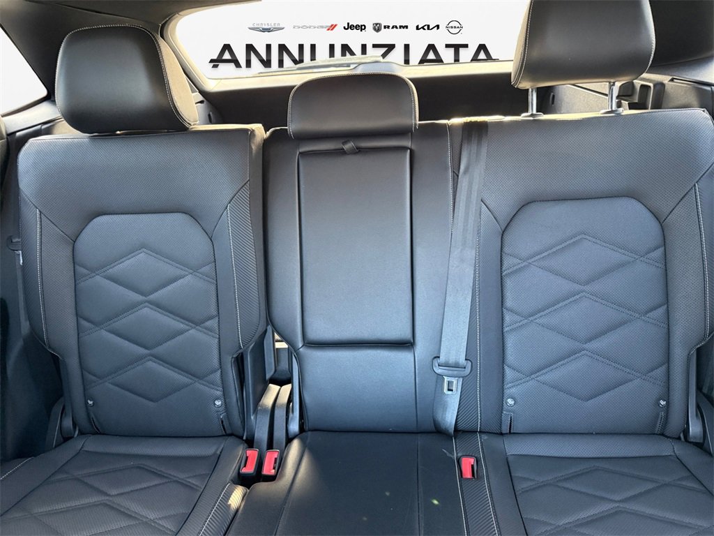 Used 2024 Volkswagen Atlas Cross Sport SE image 16