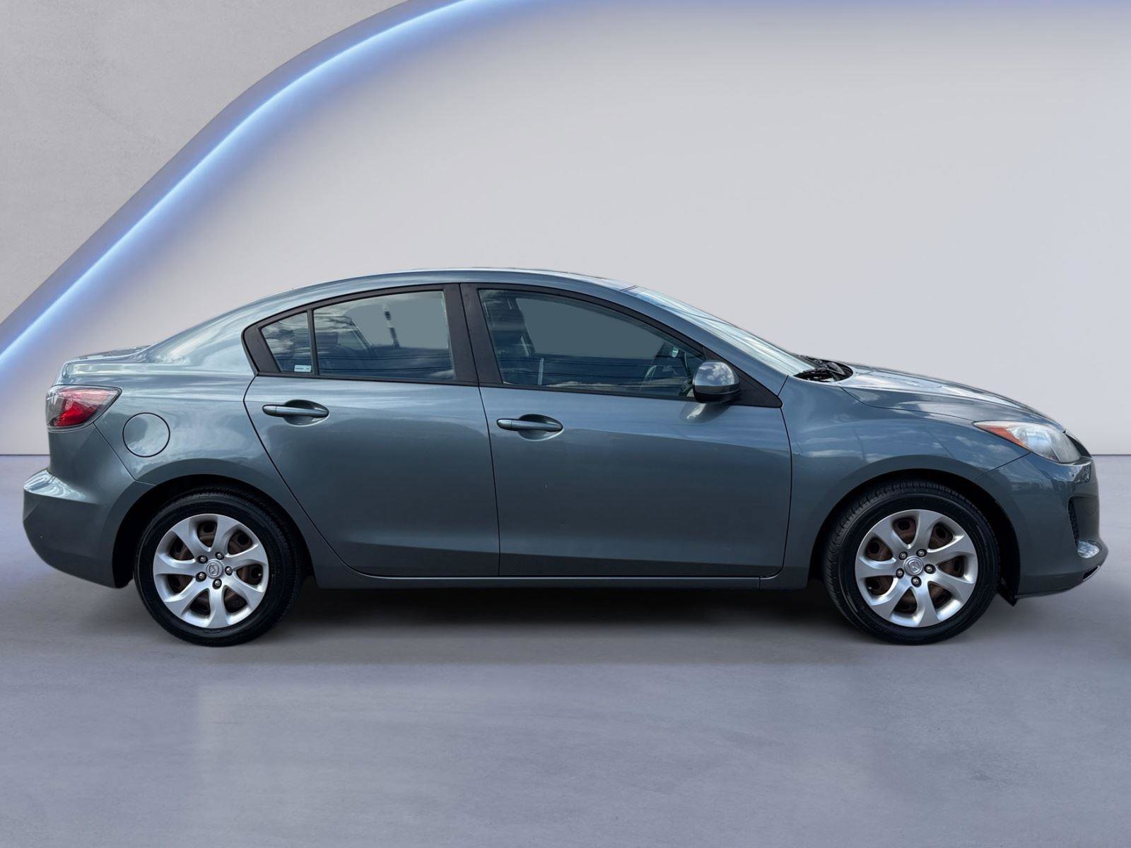 Used 2012 MAZDA MAZDA3 i Sport image 2