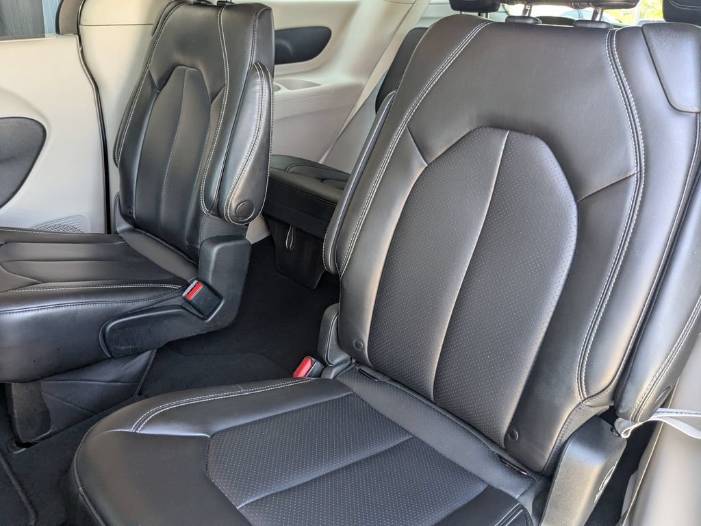 Used 2024 Chrysler Pacifica Touring-L FWD image 27