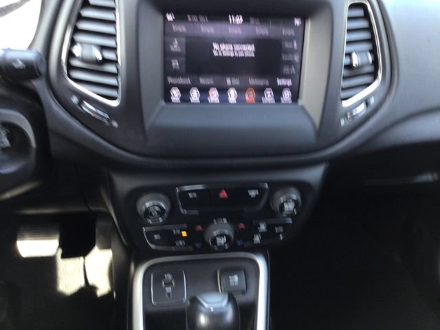 Used 2018 Jeep Compass Latitude w/ Popular Equipment Group FWD image 33