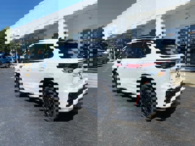 New 2025 Volkswagen Tiguan SE R-Line image 11