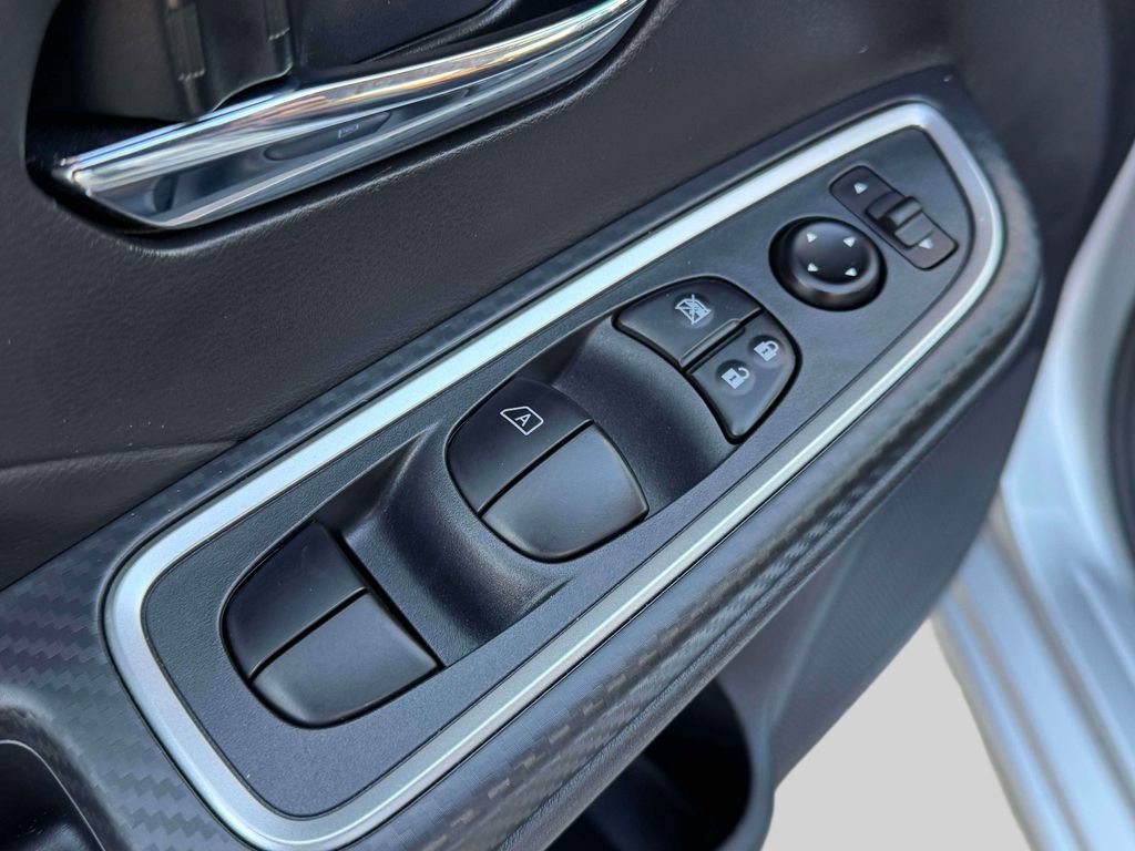 Certified 2025 Nissan Versa SR w/ Trunk Package FWD image 17