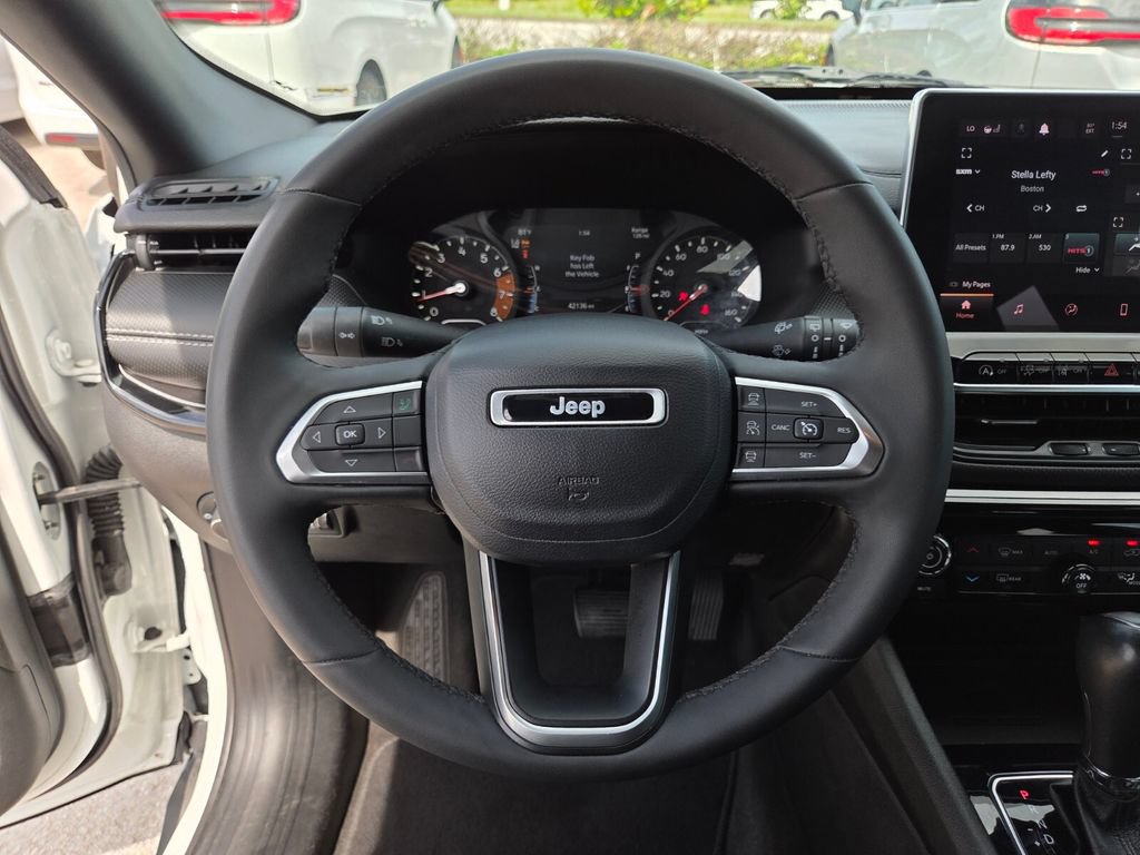 Used 2023 Jeep Compass Latitude w/ Convenience Group AWD/4WD image 32
