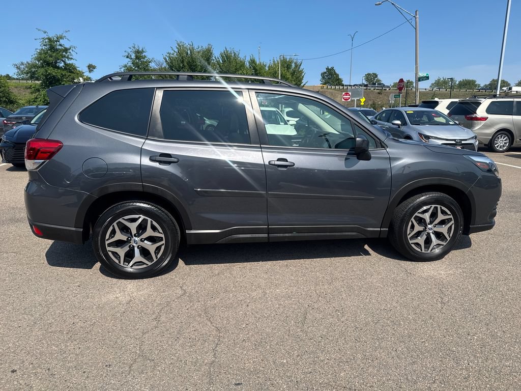 Used 2023 Subaru Forester Premium AWD/4WD image 9