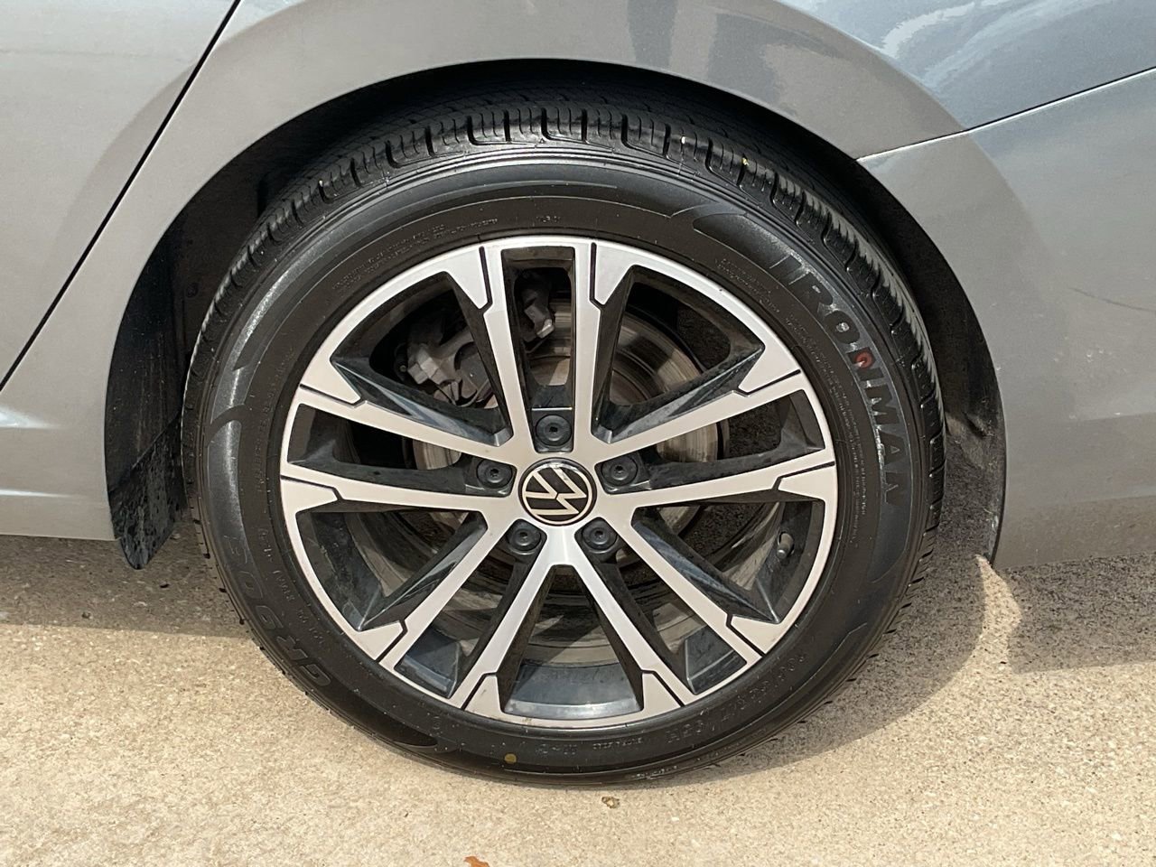 Used 2025 Volkswagen Jetta Sport image 8