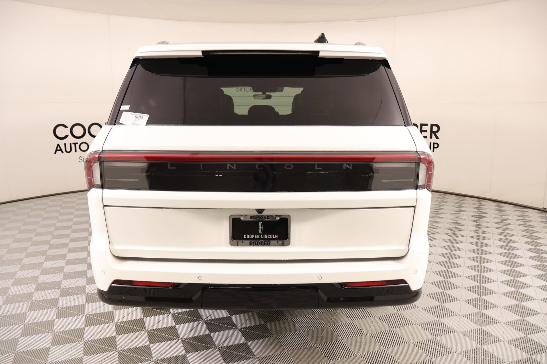 New 2026 Lincoln Navigator L Reserve AWD/4WD image 23