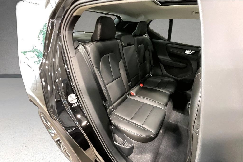 New 2026 Volvo XC40 B5 Ultra w/ Protection Package Premier AWD/4WD image 10