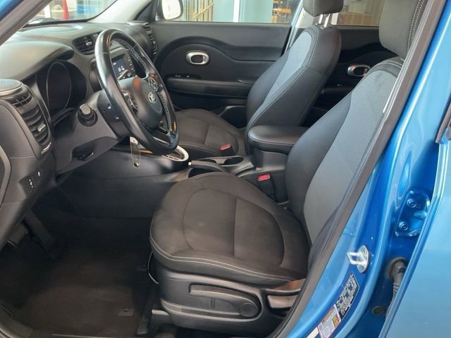 Used 2018 Kia Soul + image 3