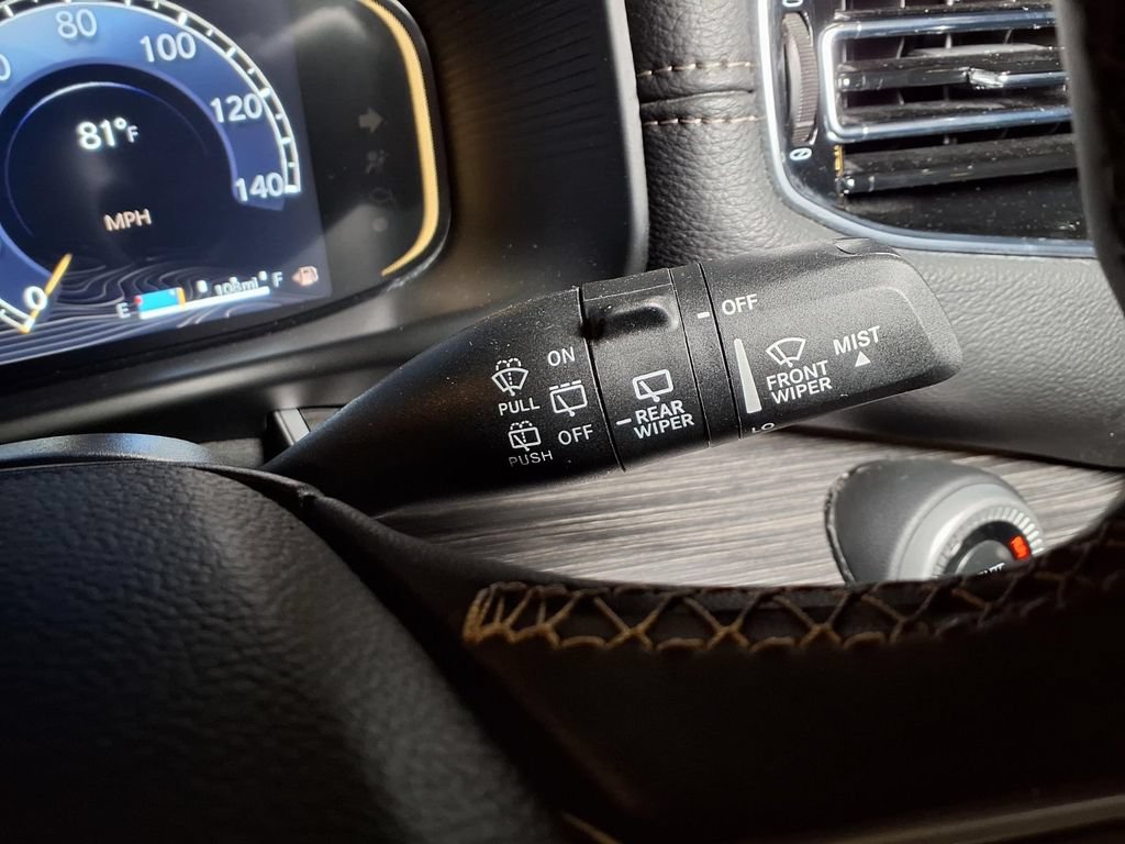 Used 2024 Jeep Wagoneer Series II RWD image 9