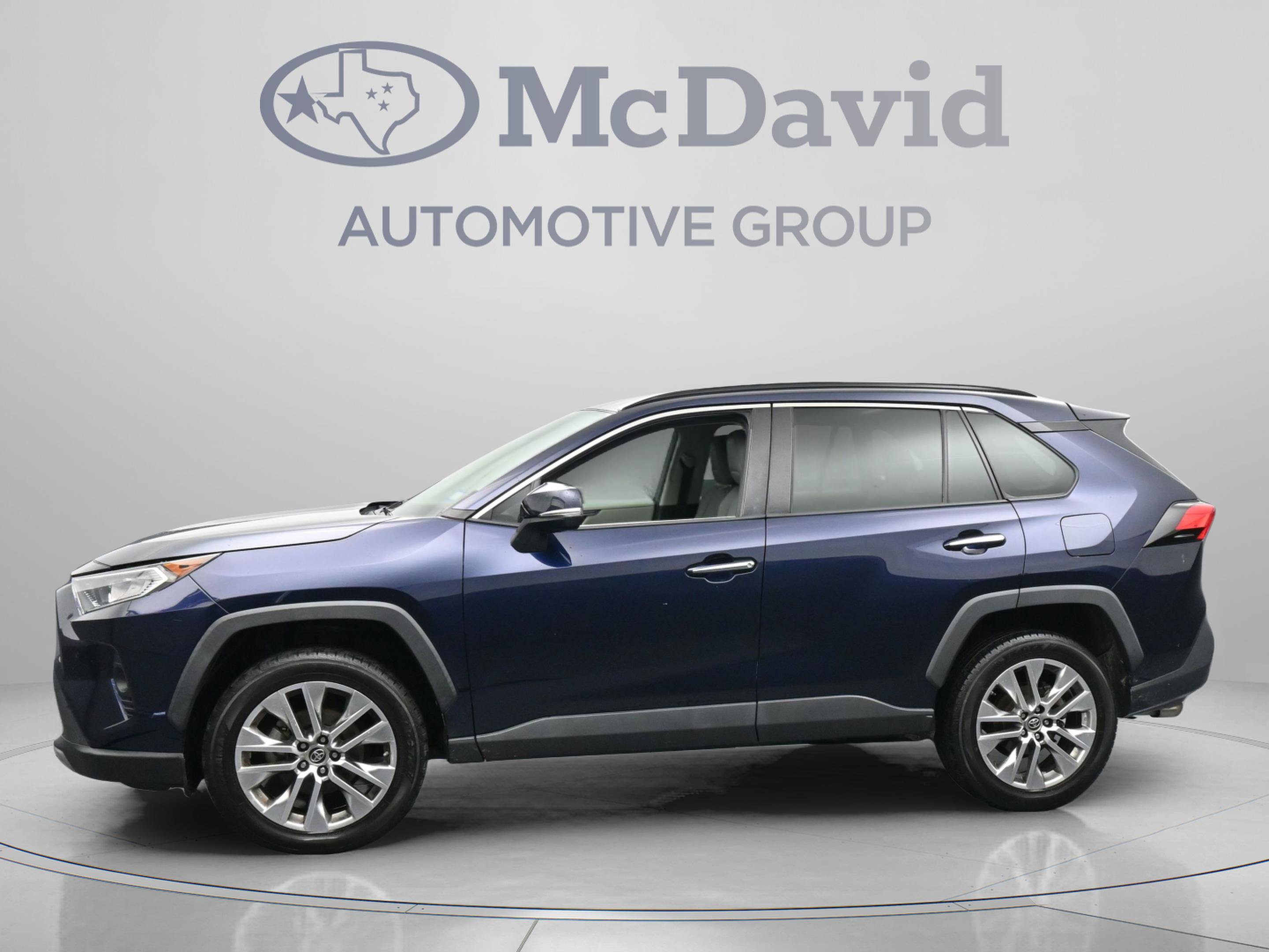 Used 2019 Toyota RAV4 Limited w/ Cold Weather Package FWD image 5