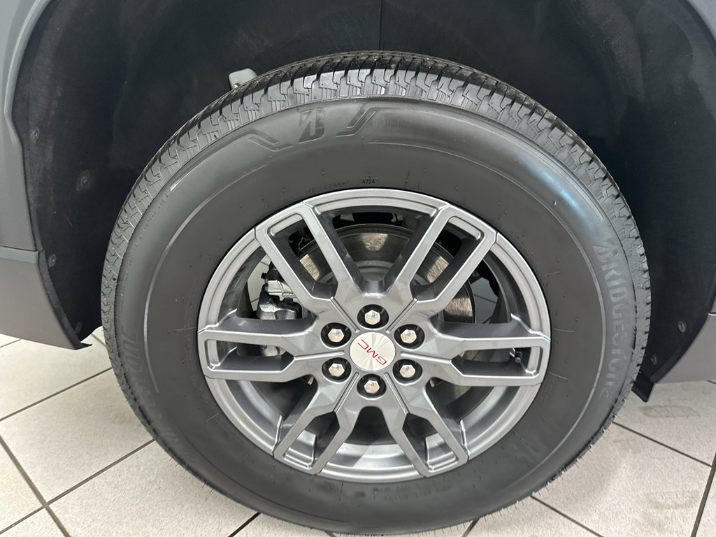 Used 2025 GMC Acadia Elevation image 15