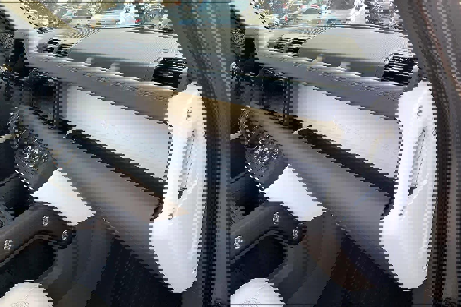 Used 2023 Land Rover Defender 110 SE image 18