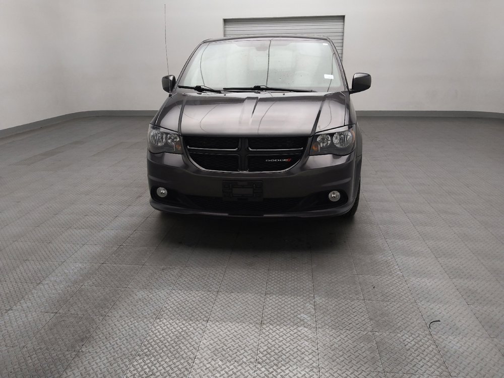 Used 2019 Dodge Grand Caravan SXT w/ Blacktop Package FWD image 15